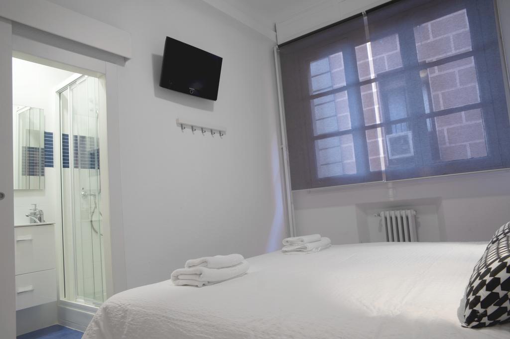 Woohoo Hostal Madrid Room photo